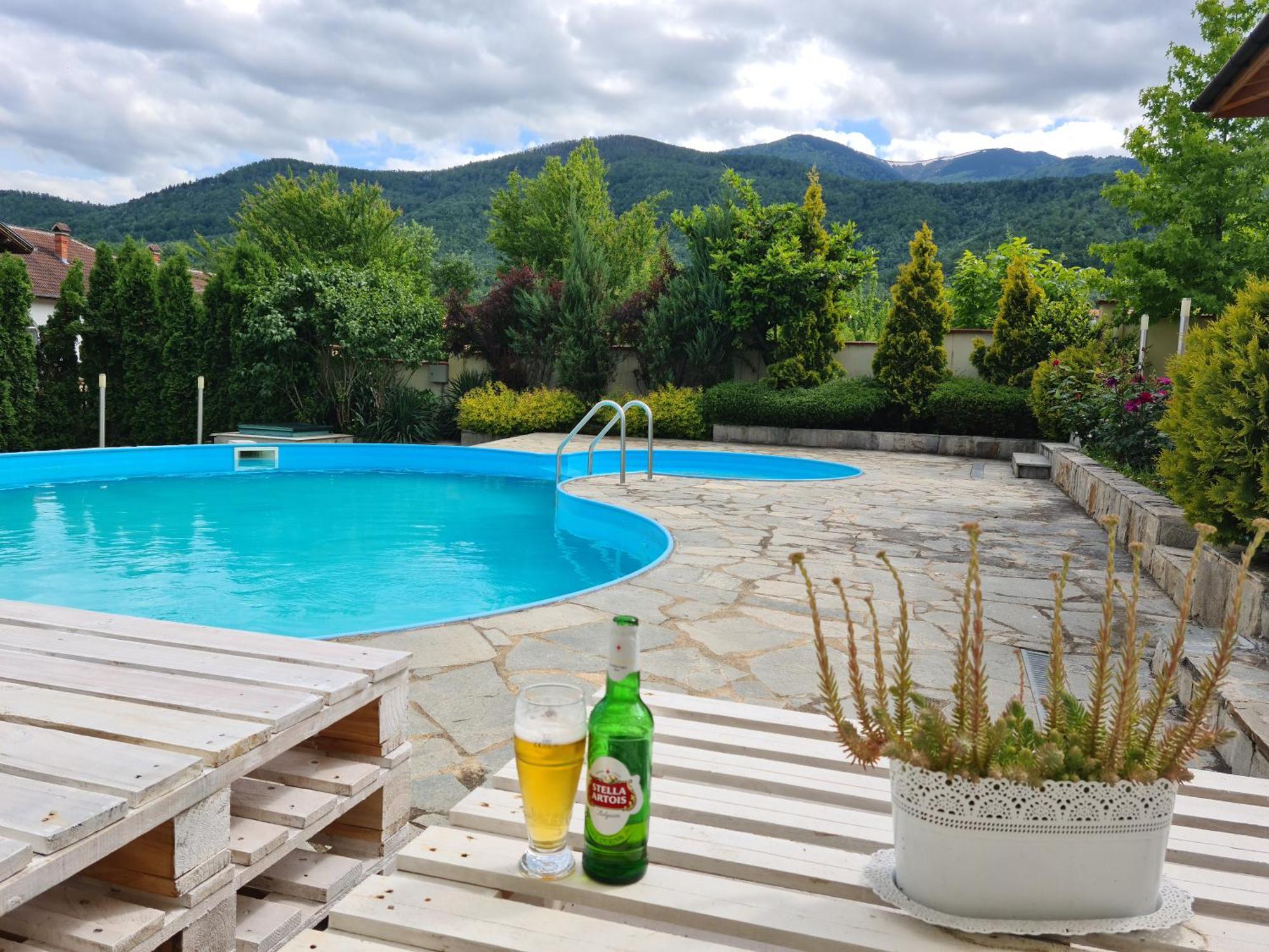 Family Hotel Komhotel Berkovica Kültér fotó