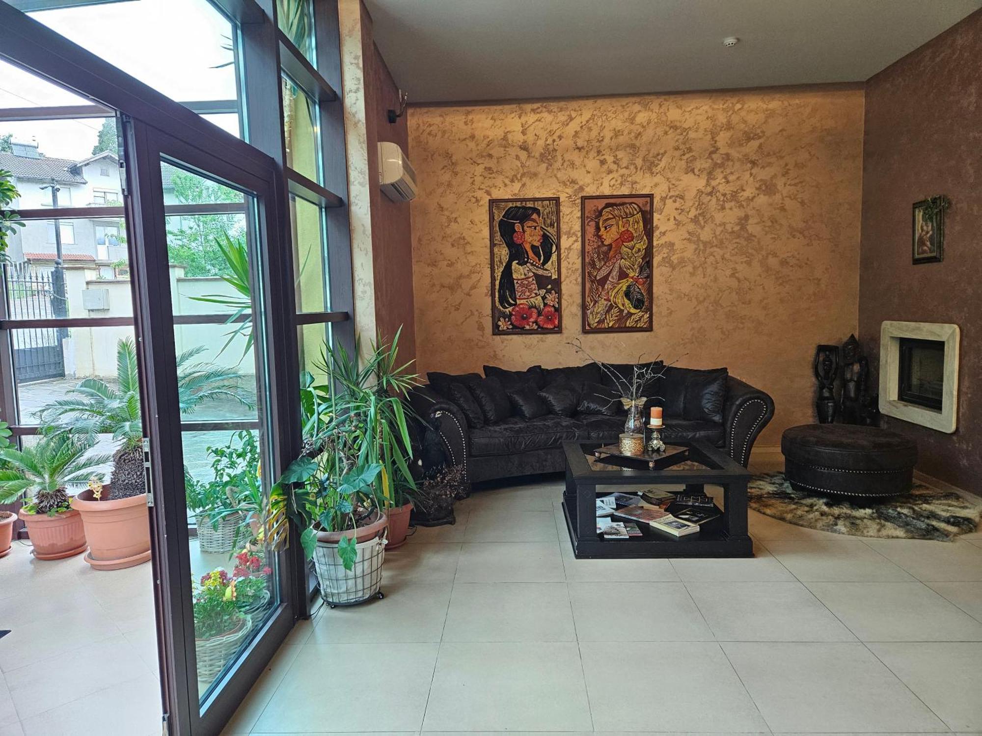 Family Hotel Komhotel Berkovica Kültér fotó