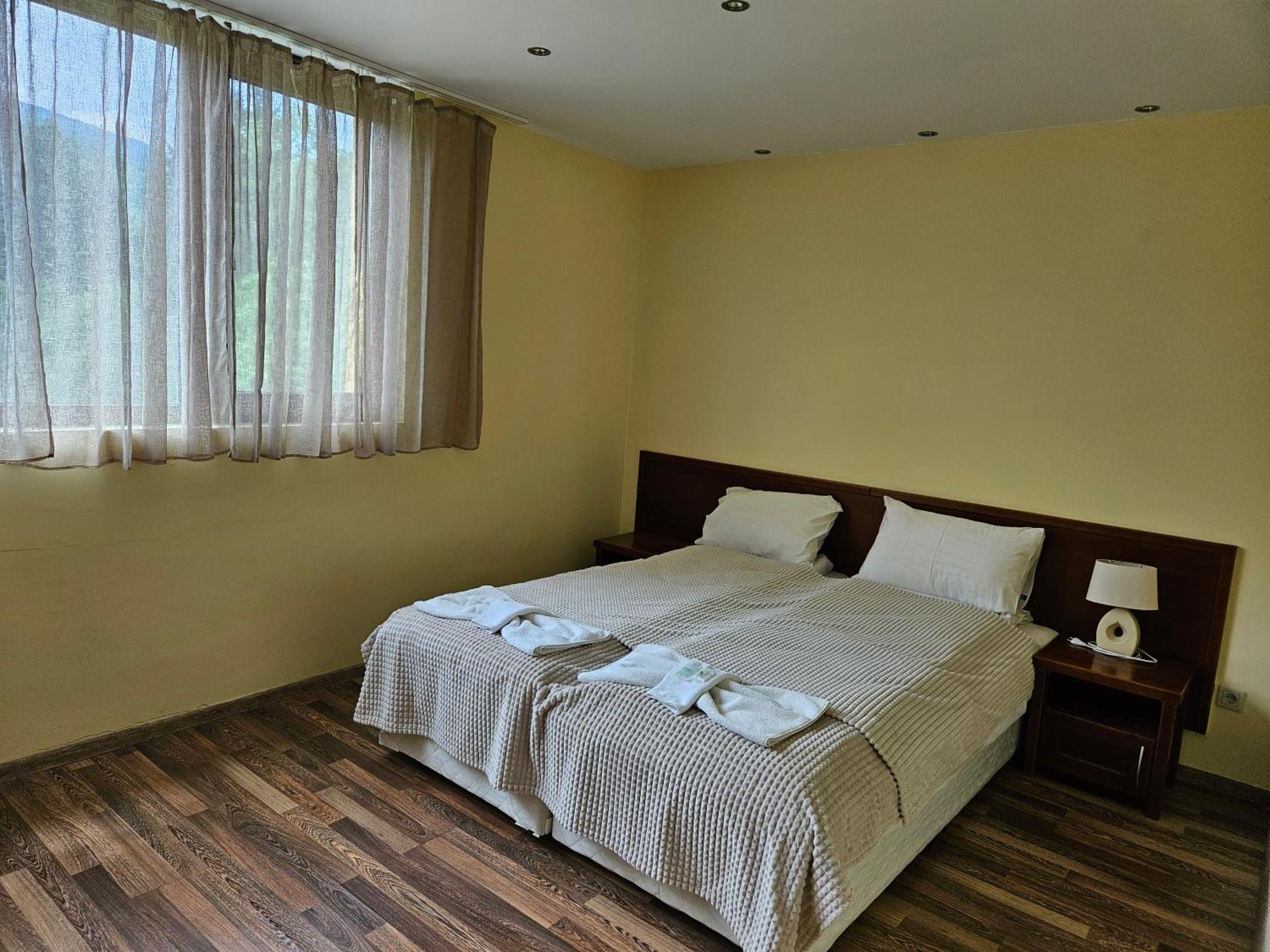 Family Hotel Komhotel Berkovica Kültér fotó