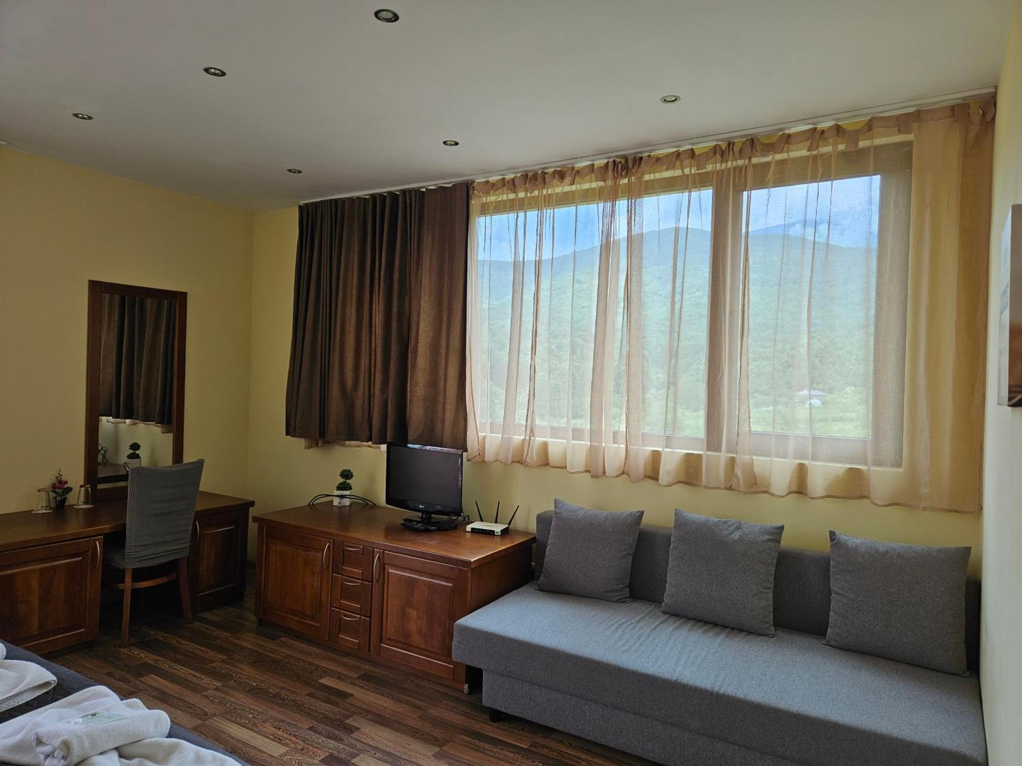 Family Hotel Komhotel Berkovica Kültér fotó