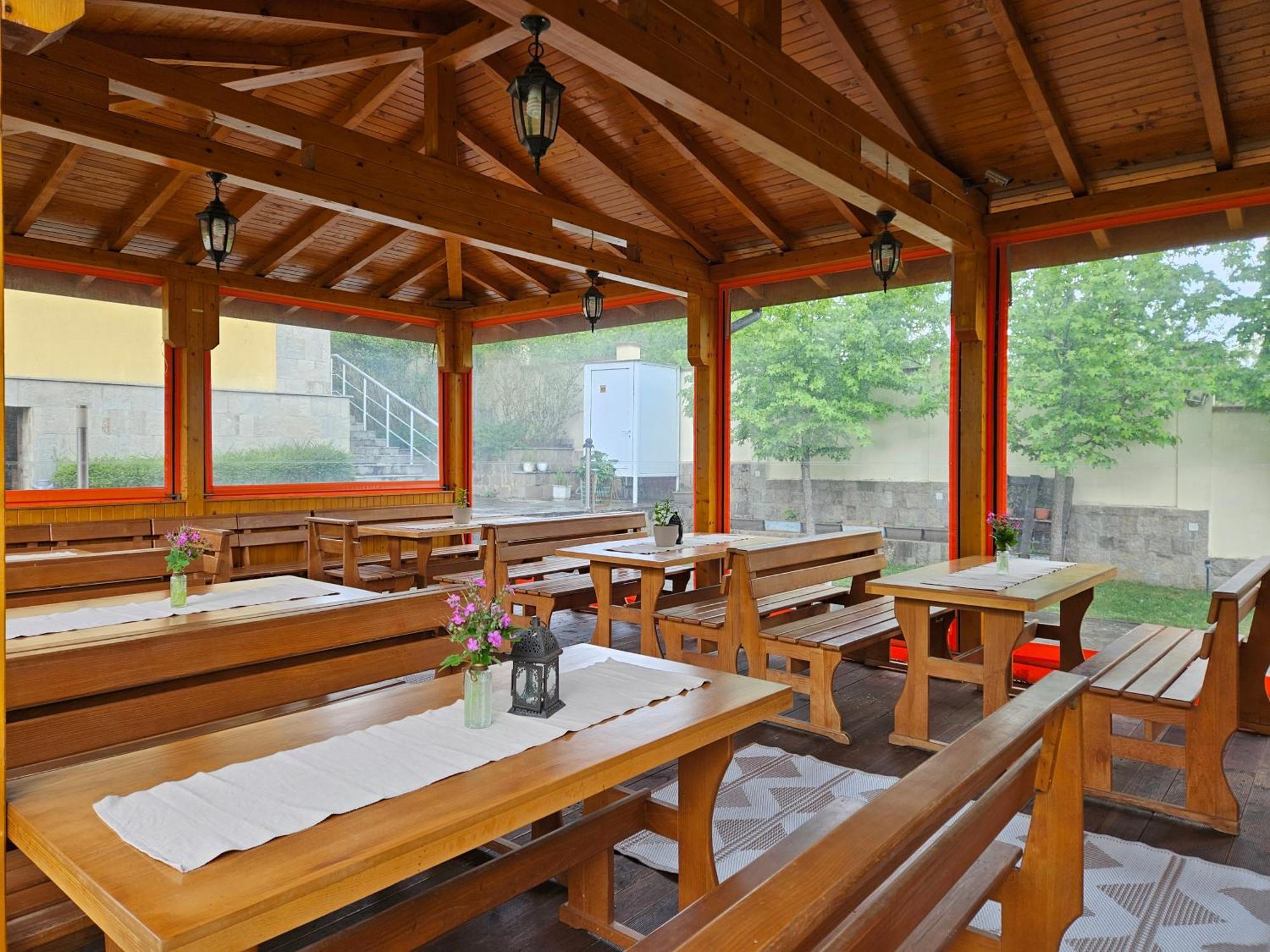 Family Hotel Komhotel Berkovica Kültér fotó