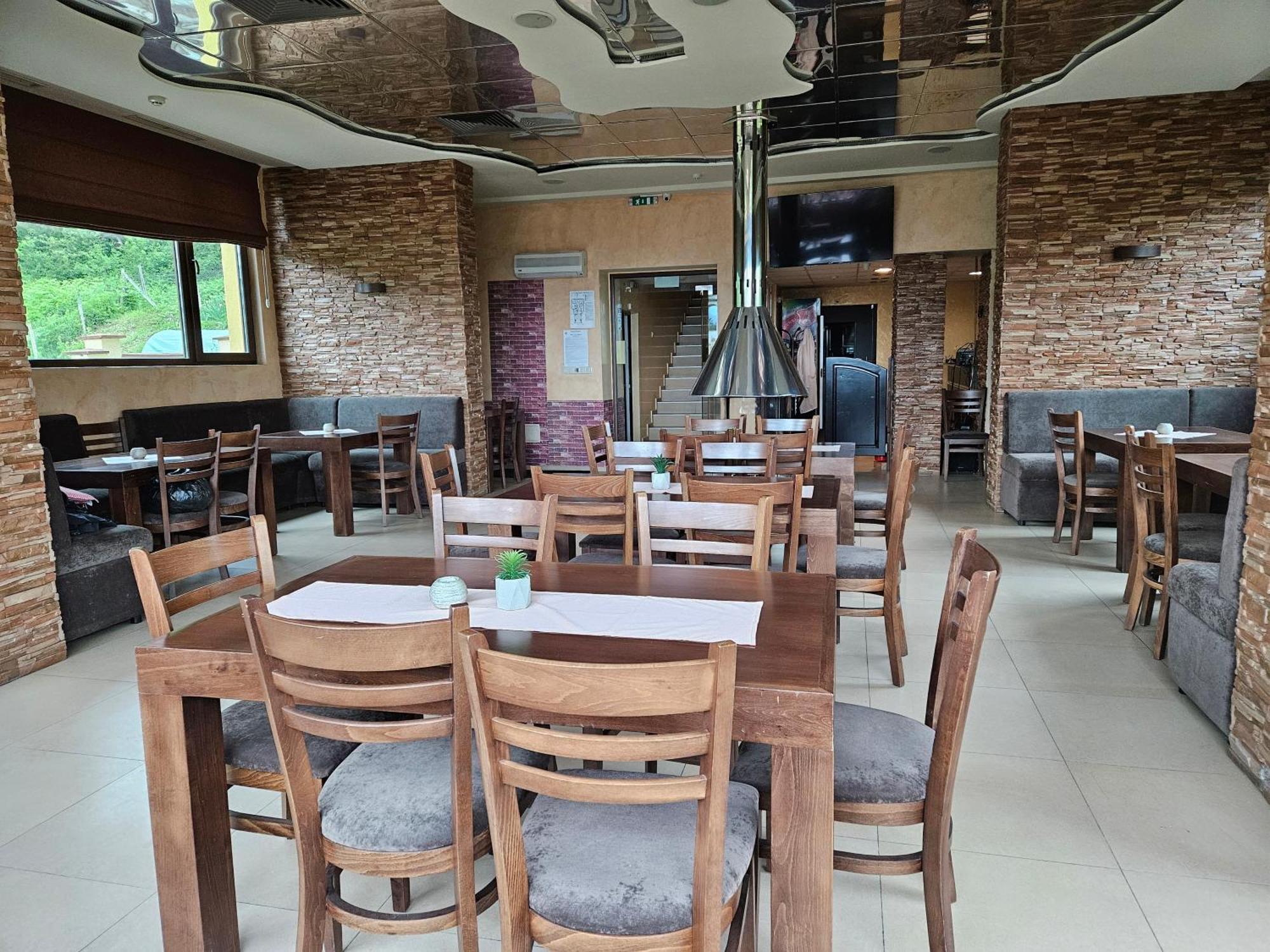 Family Hotel Komhotel Berkovica Kültér fotó